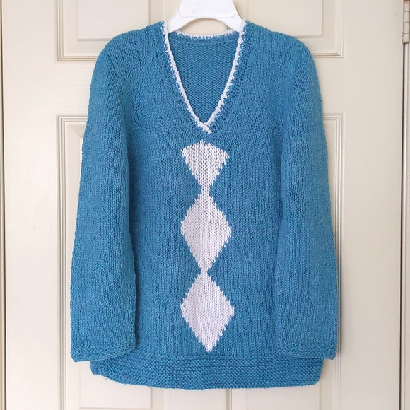 NWOT. Hand-knit by me. Girl's V-Neck sweater with diamond design. - Picture 1 of 4
